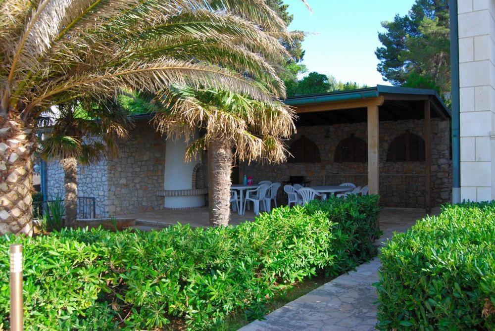 Apartmenthaus Punta **** Splitska Kültér fotó