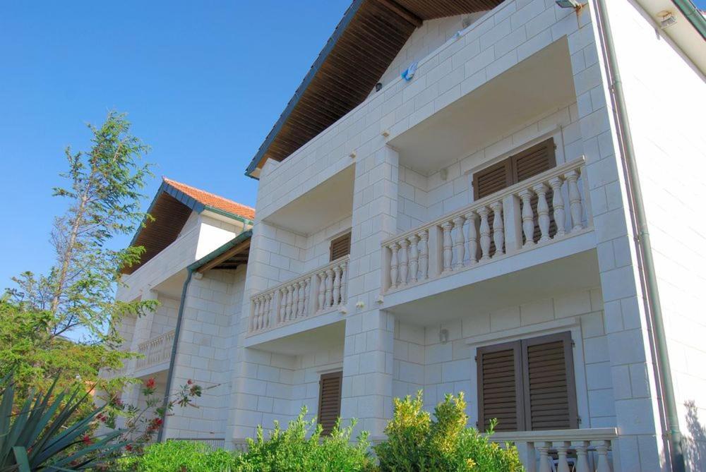 Apartmenthaus Punta **** Splitska Kültér fotó