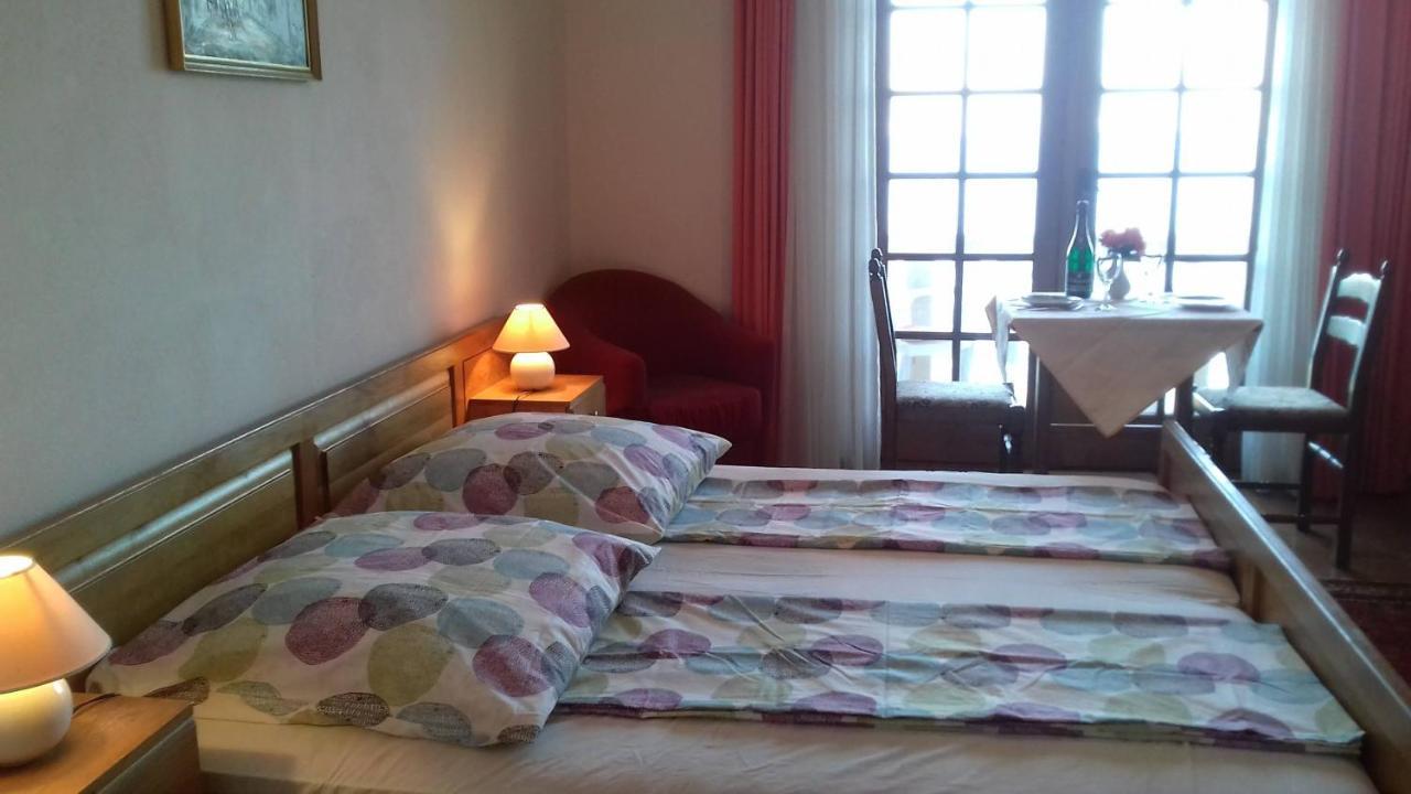 Apartmenthaus Punta **** Splitska Kültér fotó