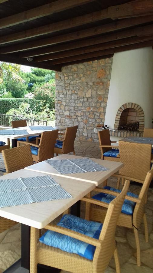 Apartmenthaus Punta **** Splitska Kültér fotó