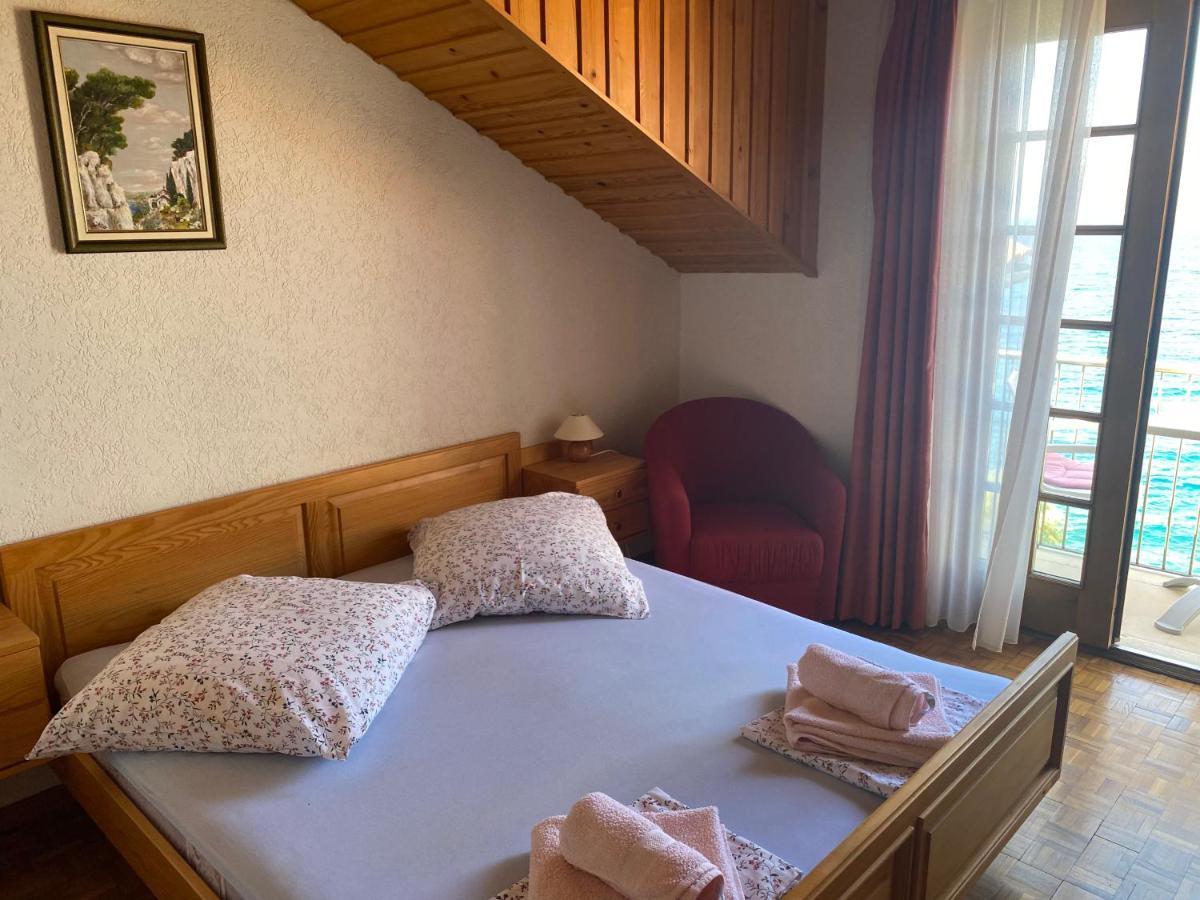 Apartmenthaus Punta **** Splitska Kültér fotó
